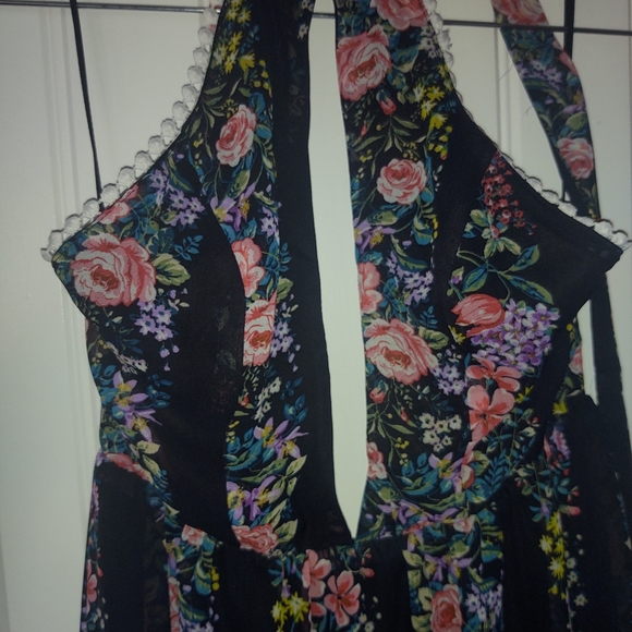 Boutique Floral Maxi - Picture 3 of 6